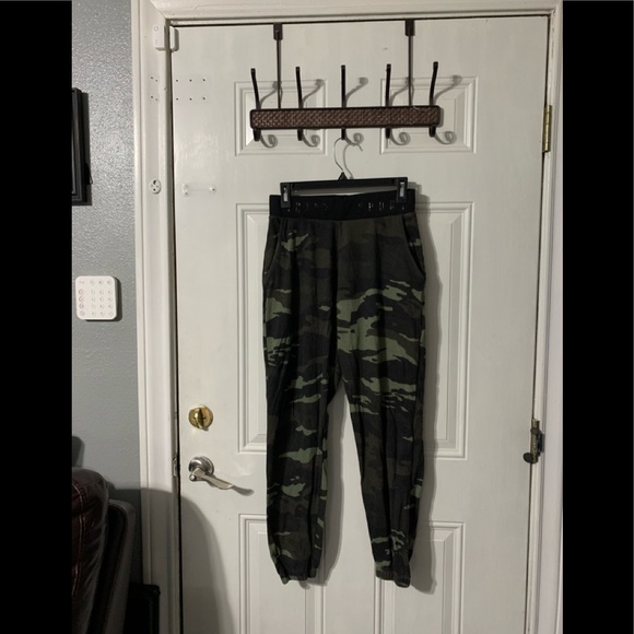 Victoria Sports joggers. - Picture 1 of 4